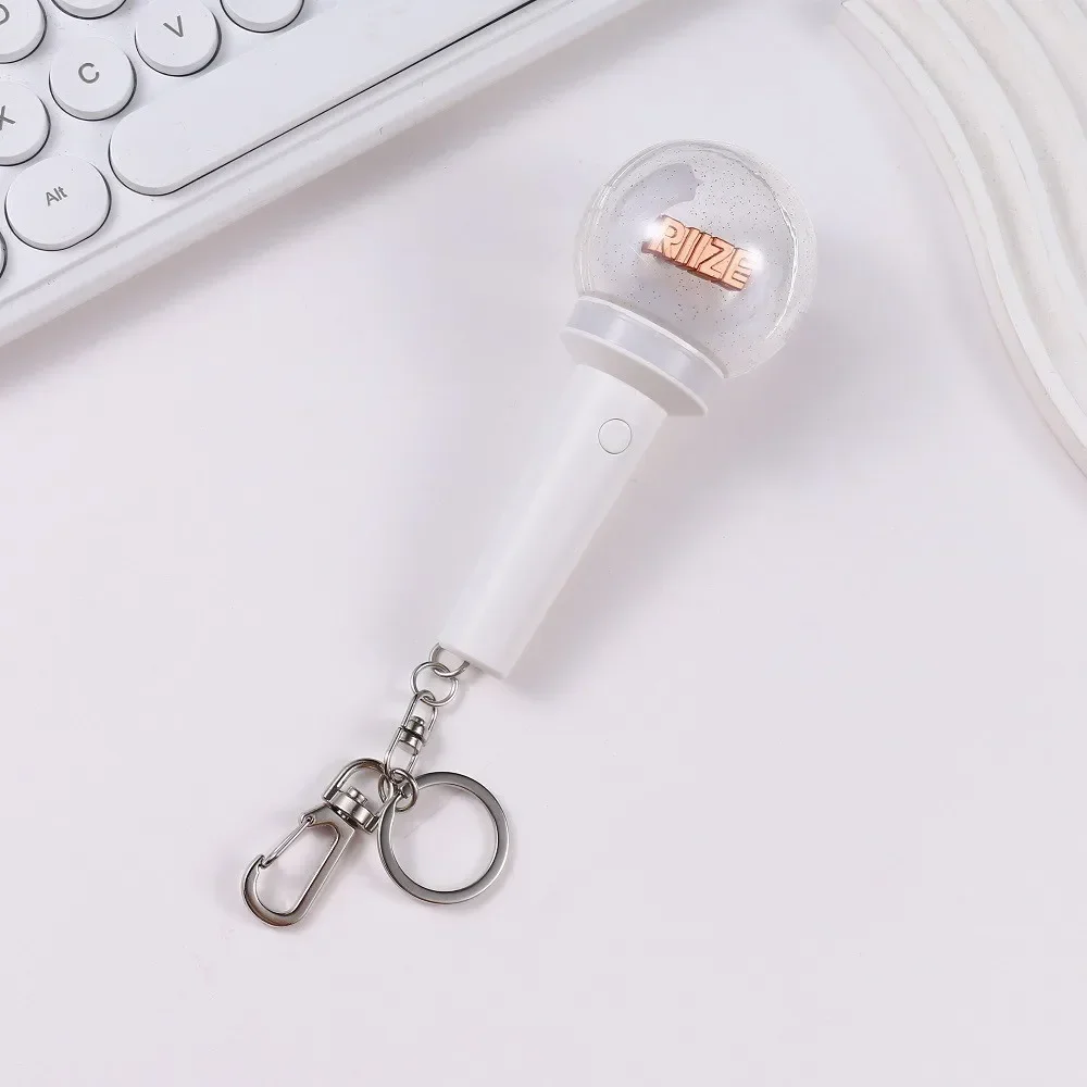 RIIZE Mini Lightstick Keychains Glow Stick Key Ring BRIIZE Gift (بدون بطارية)