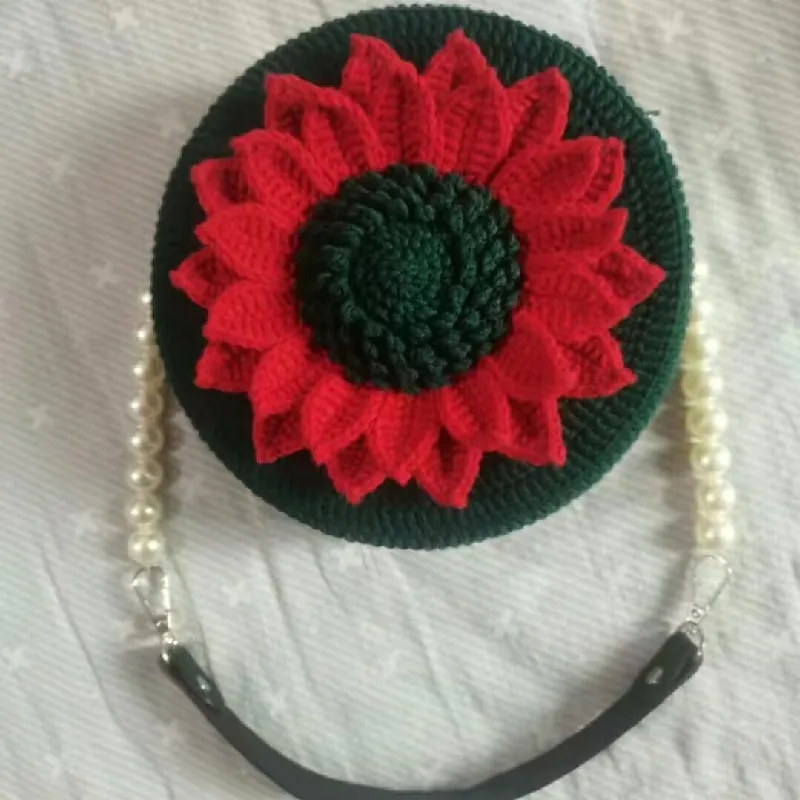 Handmade crochet handbag, shoulder bag, sunflower pattern, exquisite and practical mesh lining, not deformed