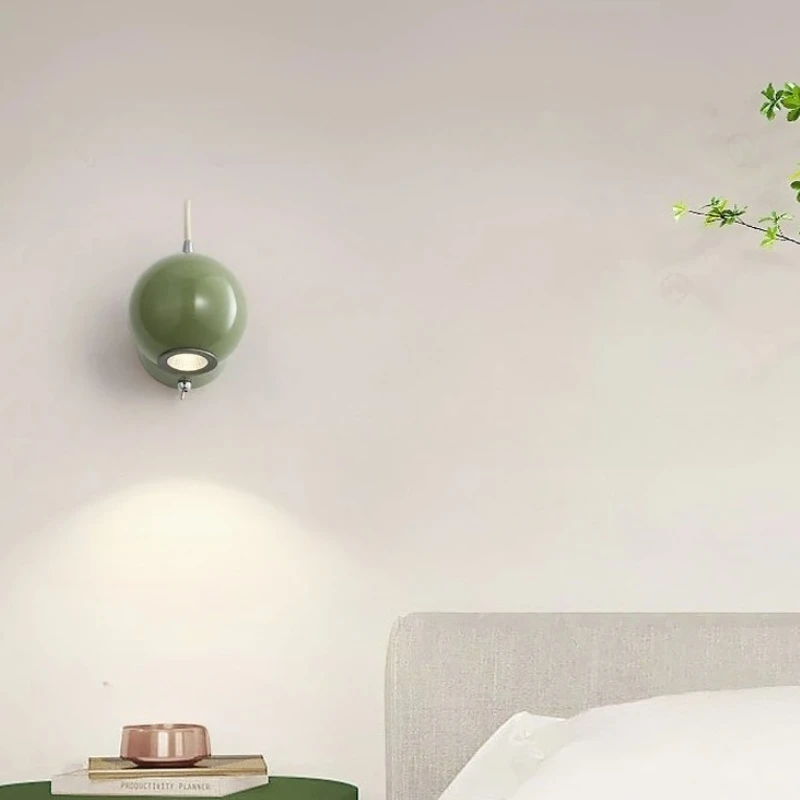 

Легкий роскошный и минималистичный настенный светильник для спальни с регулируемым углом и выключателем, небольшой настенный светильник, минималистичный прикроватный светильник