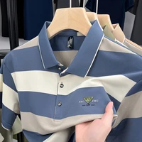 Polo de manga corta de marca de alta gama para hombre camiseta informal con solapa a rayas en relieve personalizada moda de verano 2025 nueva