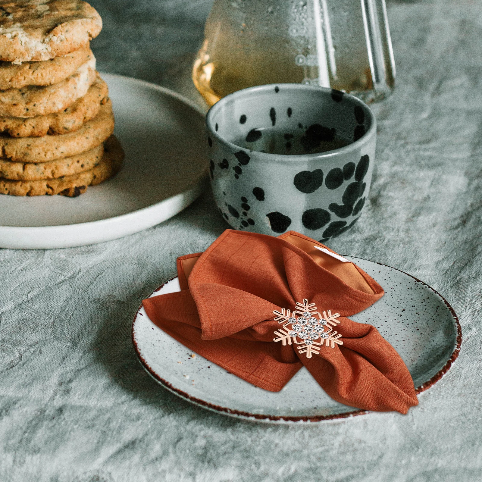 

5pcs Christmas Napkin Rings Snowflake Design Metal Table Decor For Holiday Party Wedding Dining Xmas Napkin Holder Table Supply