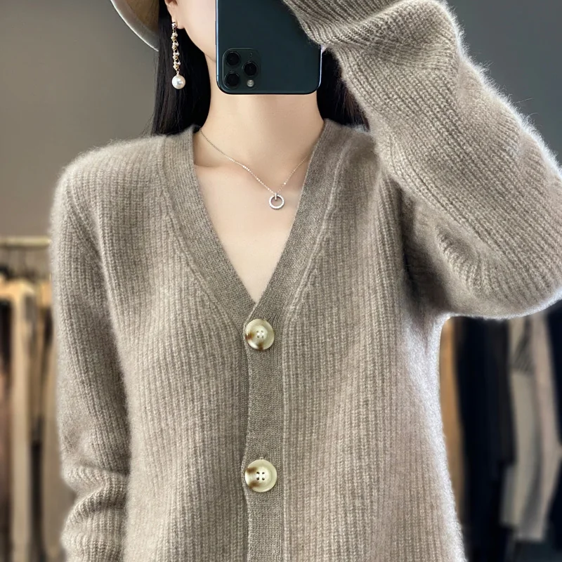 Cardigan classique en laine tricoté pour femme, pull à manches longues et col rond avec boutons, doux, de haute qualité, automne et hiver