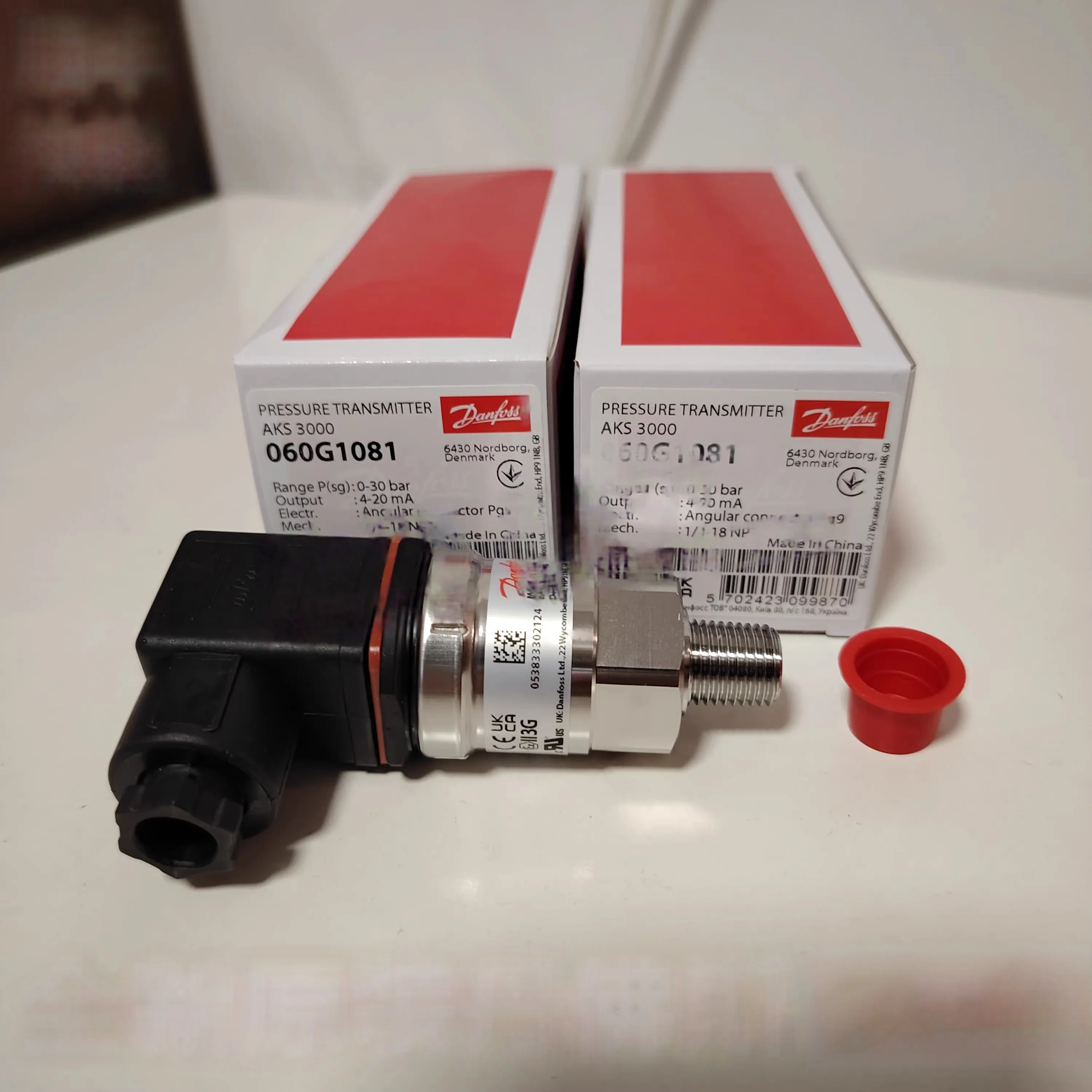 New Danfoss AKS3000 pressure sensor (060G1081)  (060G1083)  (060G1321)  (060G1323)  (060G1325)  (060G1327)  (060G1328)  060G1608