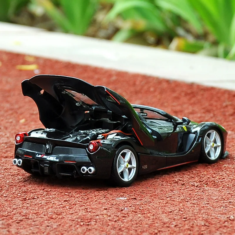 Bburago 1:24 Ferrari LaFerrari Aperta Alloy Sports Car Model Diecasts Metal Race Car Model Simulation Collection Childrens Gifts