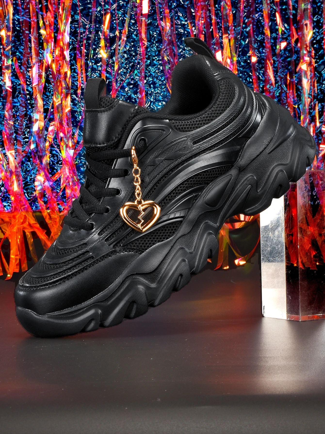 Women's Thick-Soled 5cm Height-Increasing Dad Shoes, Y2K Retro Style with Gold Heart Metal Decoration, Breathable Mesh, Eva Irregular Sole, Black Casual Sneakers, Trendy for Everyday Wear, Unique Design, Sweet and Cool Style, Suitable for Students, Campus Versatile, Soft-Soled, Lightweight, Comfortable Sports Shoes for Women