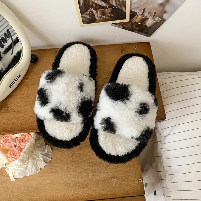 

2025 Children Warm Plush Slippers for Girls Winter New Fashion Korean Style Soft Bottom Anti-slippery Versatile Open-toe Shoes