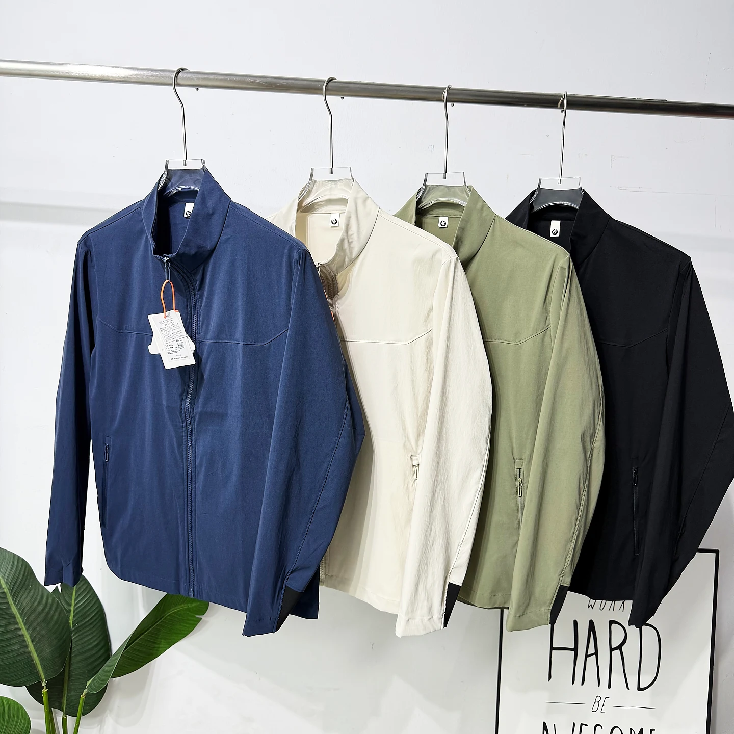 

Легкая водонепроницаемая мужская куртка с воротником-стойкой для активного отдыха, функциональная, осенняя коллекция, прочная молния, длинный рукав