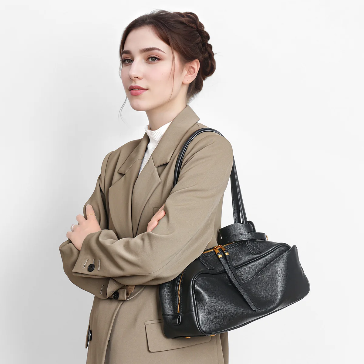 

Soft Single-Shoulder Underarm Bag Bowling Bag for Women Minimalist Top-Grain Cowhide Boston Bag