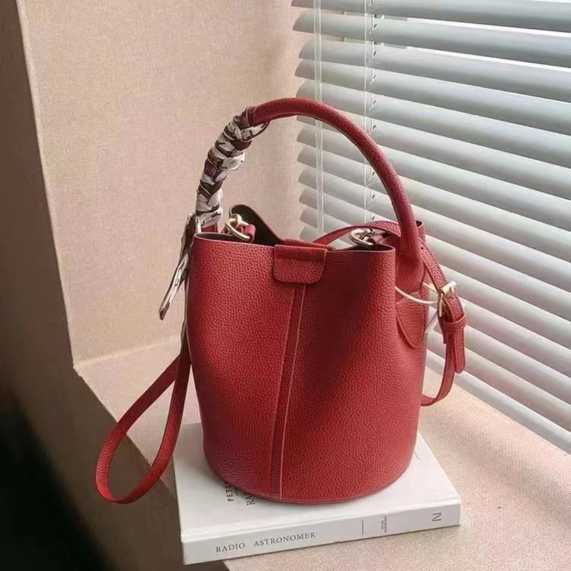 Classic Simple Tote Bucket Bag For Women Fashion Solid Color Shoulder Bags Ladies Large Capacity Commuter Clutch Handbags