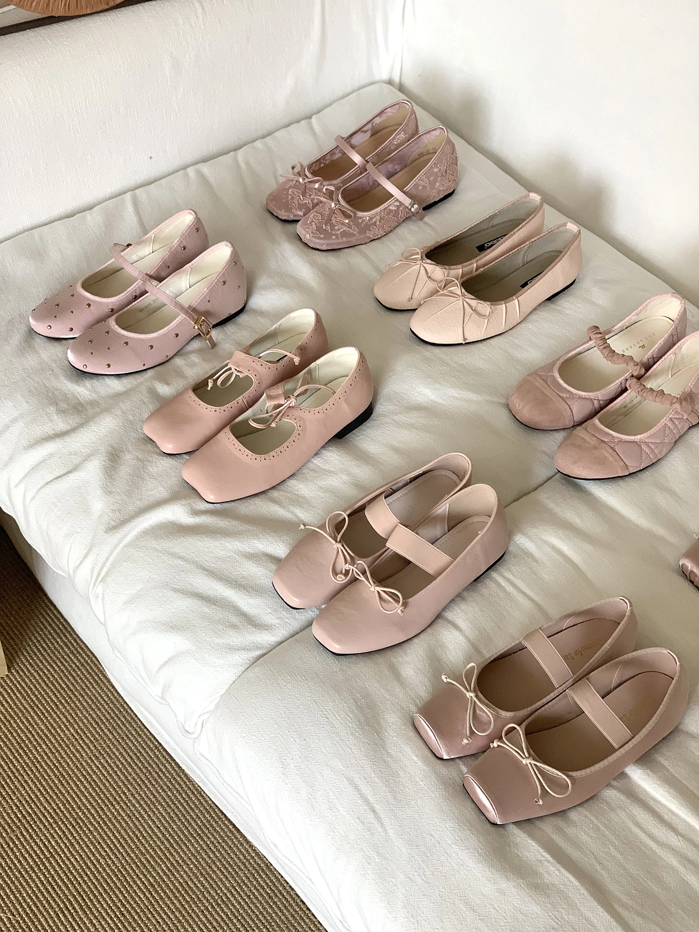 バレエスタイルピンクフェアリーウィンドバタフライノットシングルシューズ女性の早春の新モデルマッチスカートメリージェーンシューズ