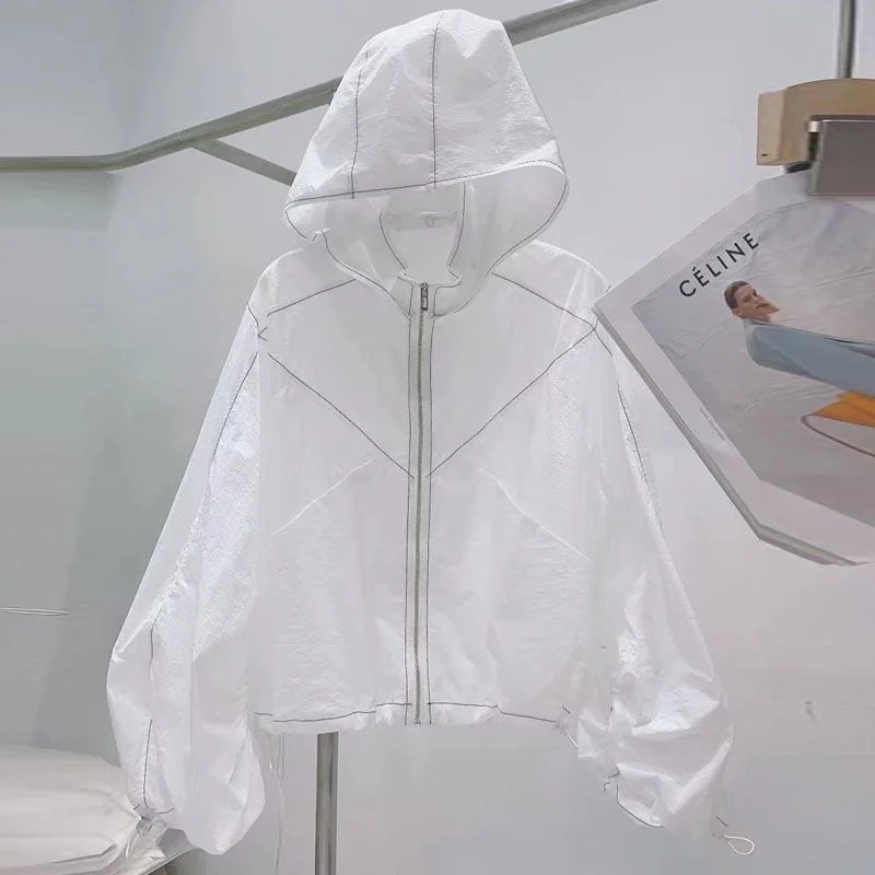 

Женская солнцезащитная куртка-кардиган 2026: Новинка лета, дышащая, с капюшоном, защита от солнца, элегантный и легкий топ