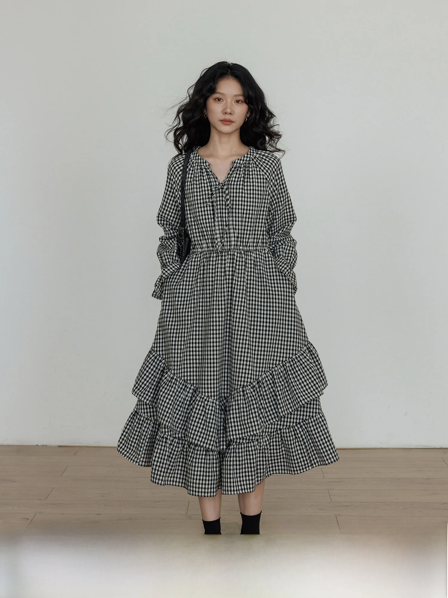 

Elegant Plaid Long Sleeve V-Neck Dress Women Casual Skirt High Waist Cotton A-Line Dress City Commute Spring Season