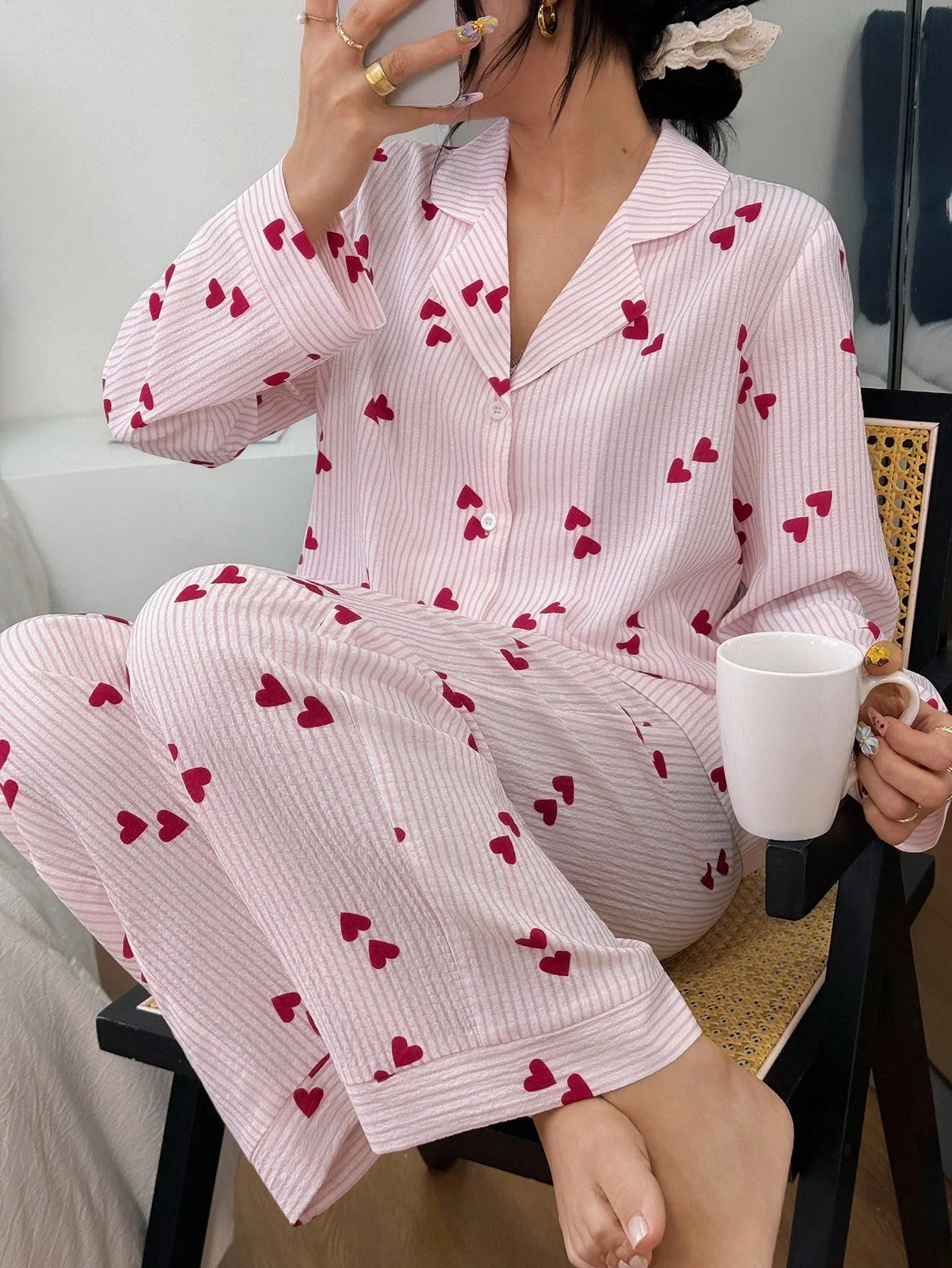 

Women's Pink Striped Heart Print Collared Long Sleeve Pajama Set