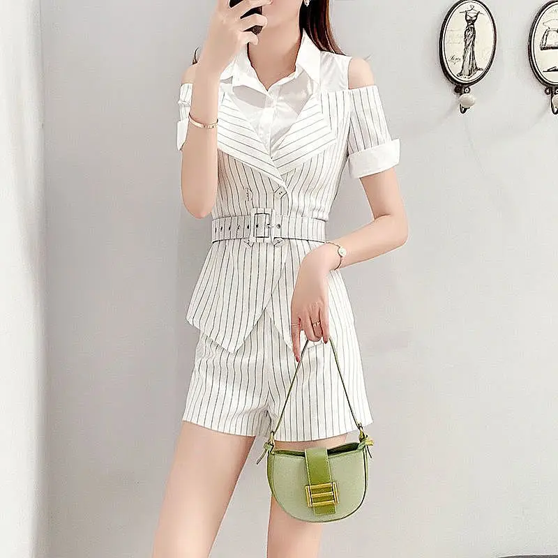 Age Reducing Professional Suit for Women\'s Summer Temperament 2024 New Korean Striped Shirt Top and Shorts Two-piece Set