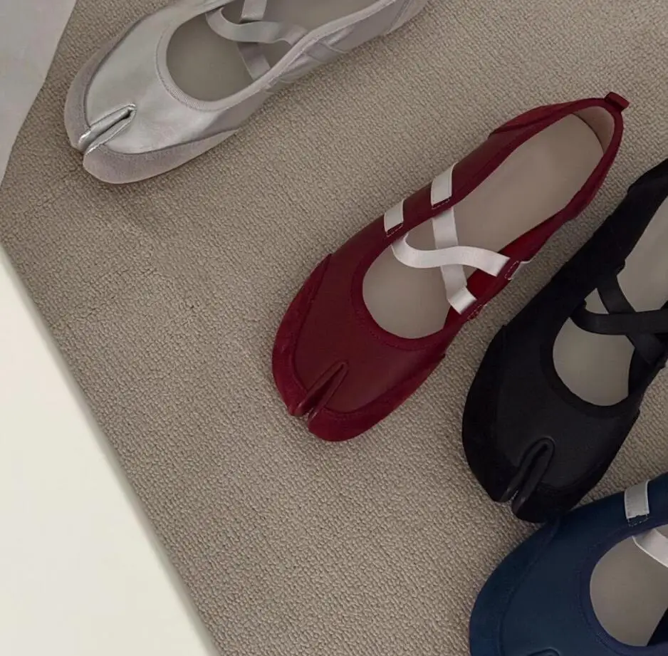 Ballet Flats Tabi Ninja shoes Women Split Toe Ballerina Tabi Walking loafers Woman Mary Jane Shoes Ladies soft sole Ballerina Sh
