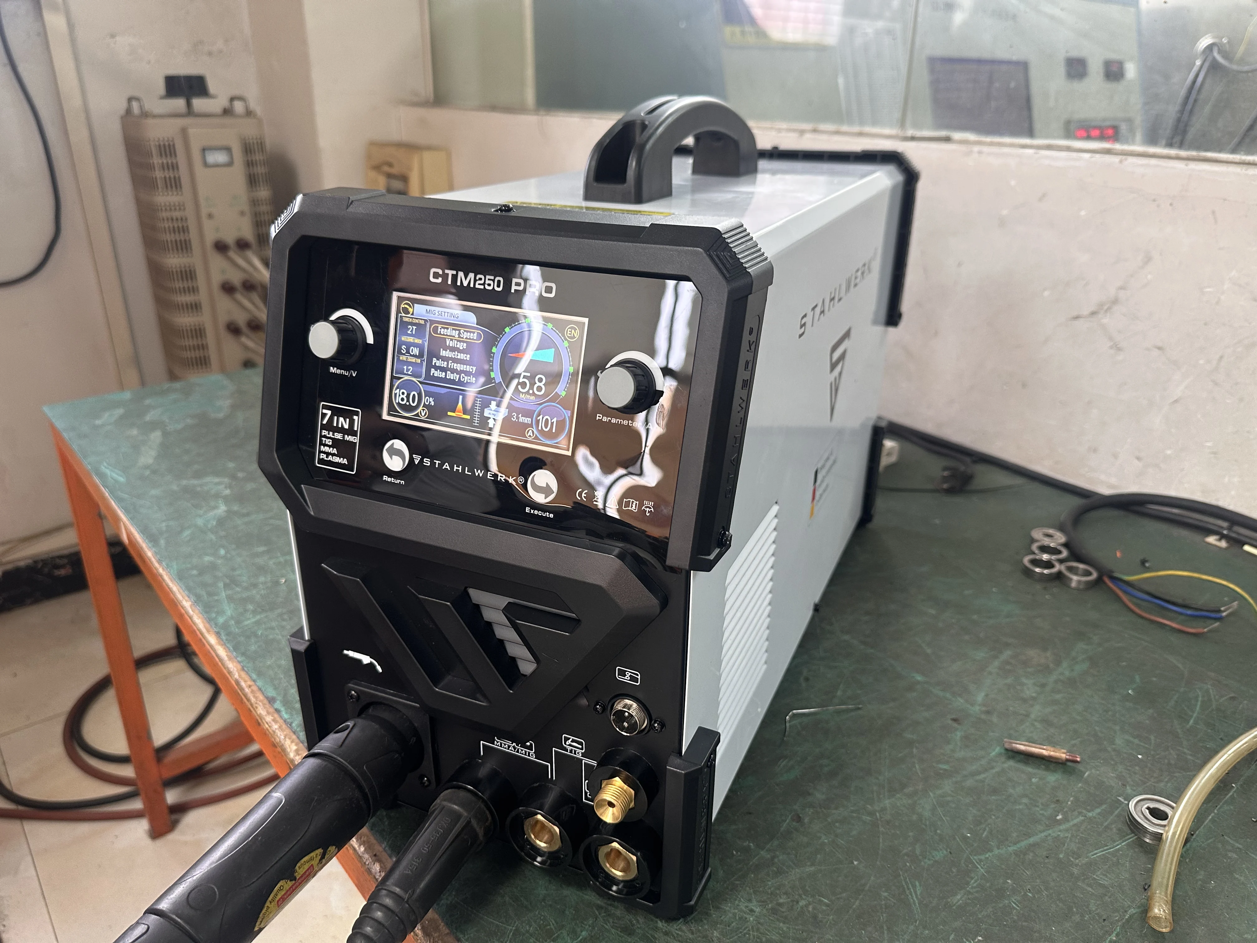 Factory Direct New Design 7n 1 MIG Pulse Welding Machine Mini MIG 200 6 in 1 220v Voltage No Gas Required