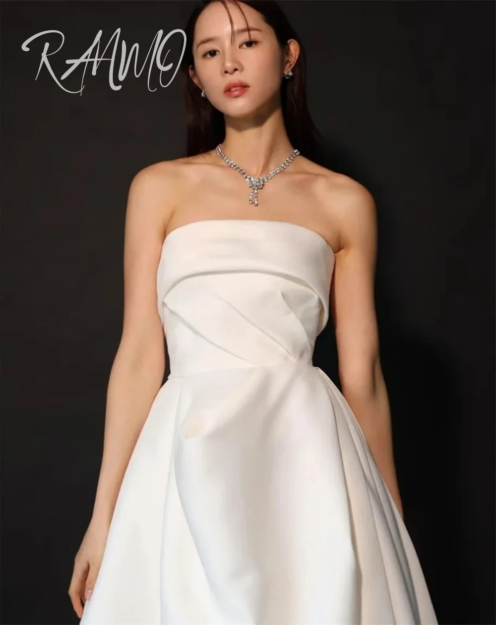Ranmo 2025 พรีเมี่ยมที่กําหนดเองคลาสสิกซาตินชุดแต่งงานที่ไม่มีสายหนังชุดบอล Ruched สายชุดเจ้าสาวโรแมนติกถ่ายภาพ 