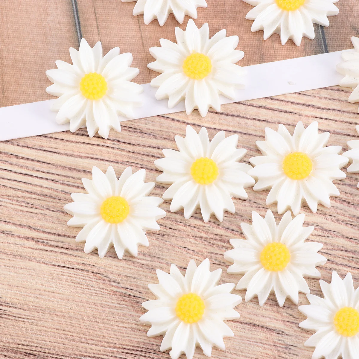

Artificial Flowers Small Daisy Material Resin Accessory Birthday Decorations White