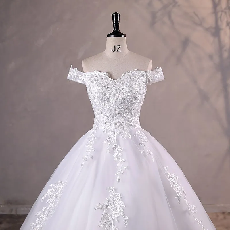 Neu von der Schulter Spitze Brautkleid Applikation Perlen Brautkleid mit Zug Ballkleid Prinzessin klassische Brautkleider