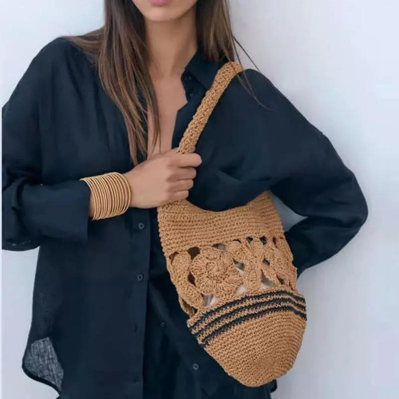 Large capacity straw woven women bag 2024 new single shoulder bag hand woven underarm bag fashion hollow summer beach bag