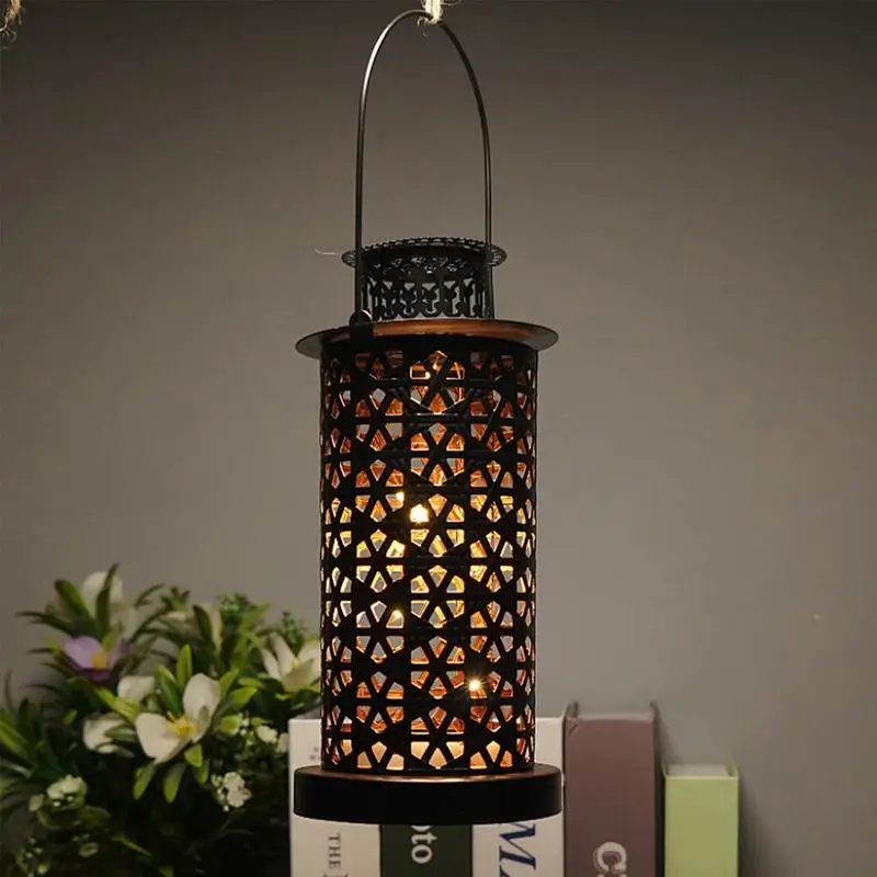 Battery Operated Lantern Vintage Gothic Lantern Lantern Decor With LED Classical Outdoor Lantern For Patio Bedroom Garden