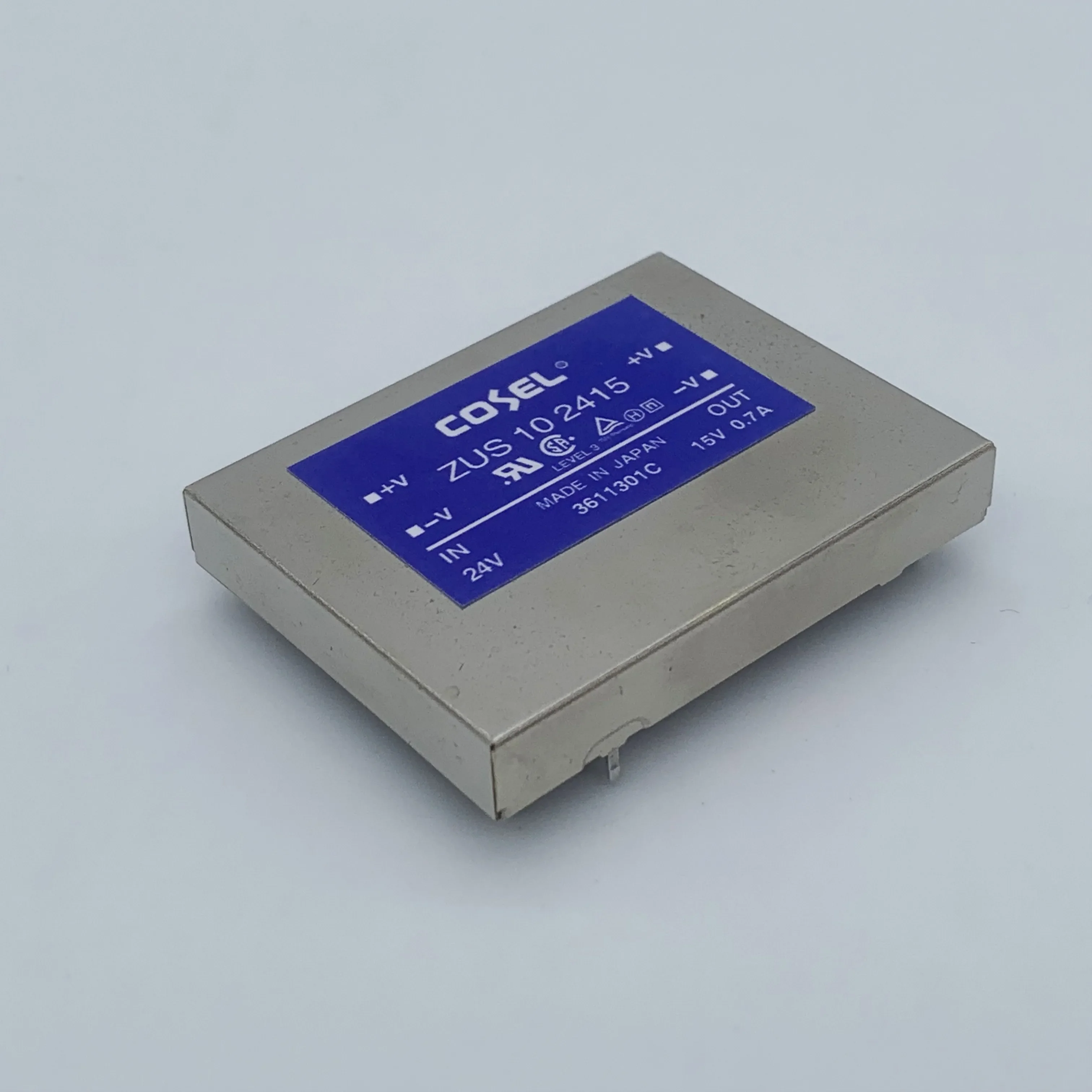 1 قطعة ZUS 102415   Gloednieuwe Originele 100%
