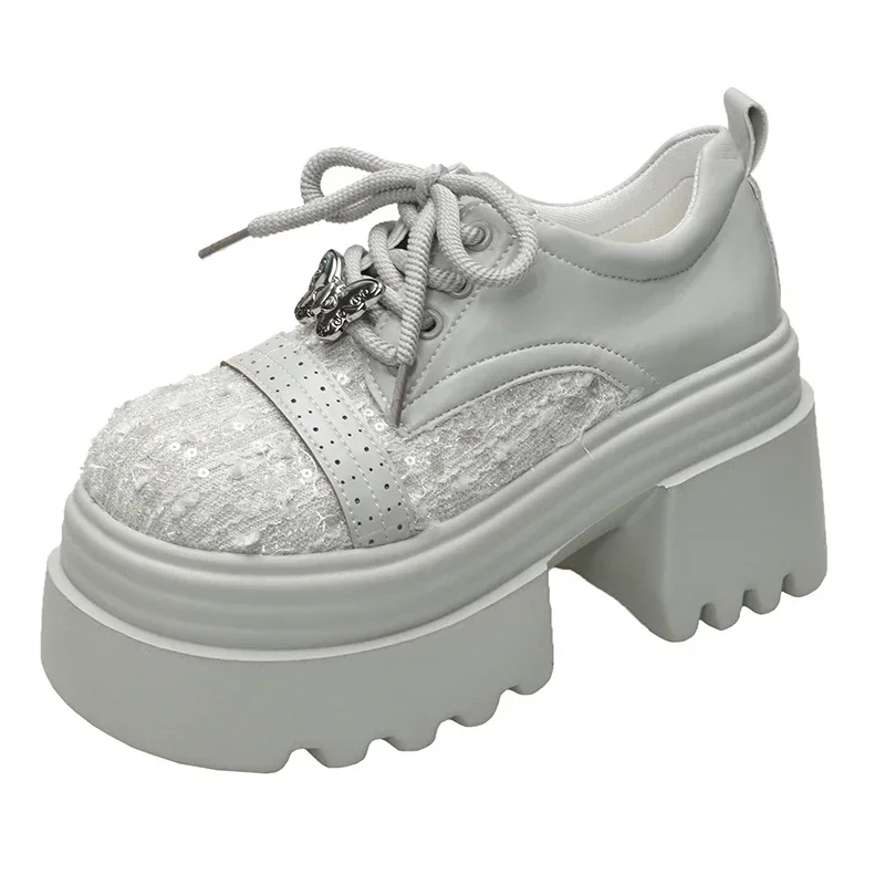 

Весенние женские блестящие туфли на высоком каблуке 9,5 см, новинка 2025, повседневная прогулочная обувь на платформе, нескользящие кожаные кроссовки на танкетке, туфли-лодочки на шнуровке