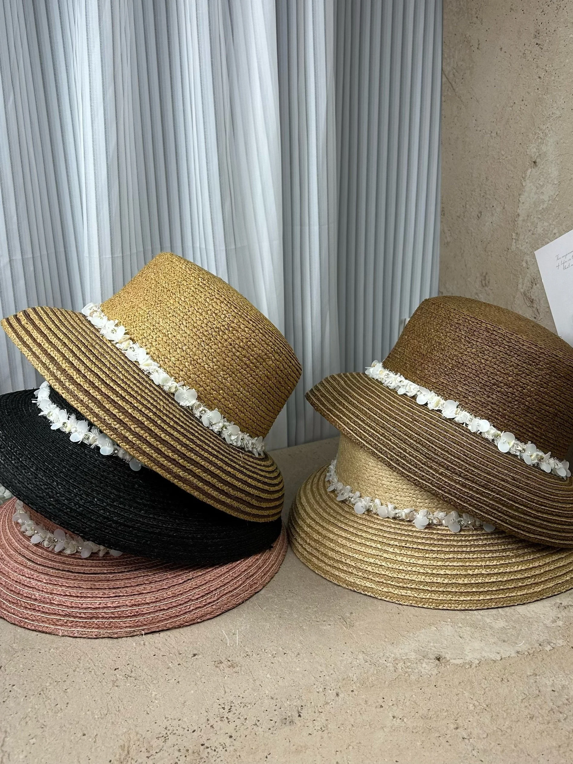 sombrero-de-paja-de-ala-ancha-para-mujer-estilo-vintage-hepburn-con-proteccion-solar-y-viento-suave-tipo-cesta-de-hierba-laffey-gorra-tipo-campana