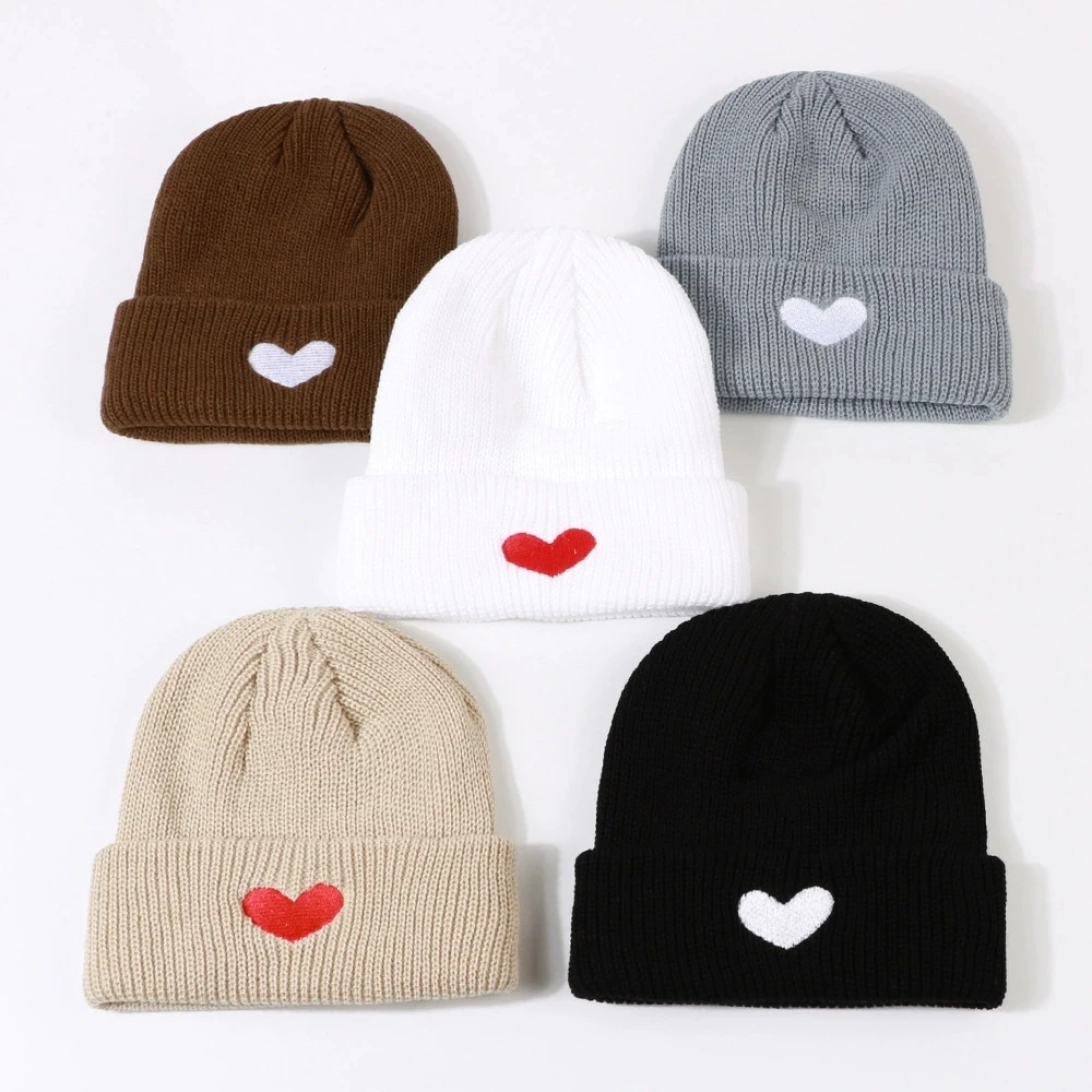 Simple Knitted Hat Kids Heart-shaped Embroidery Label Bonnet for Girls Boys Knit Hat Outdoor Warm Ear Protection Ski Hat Beanie