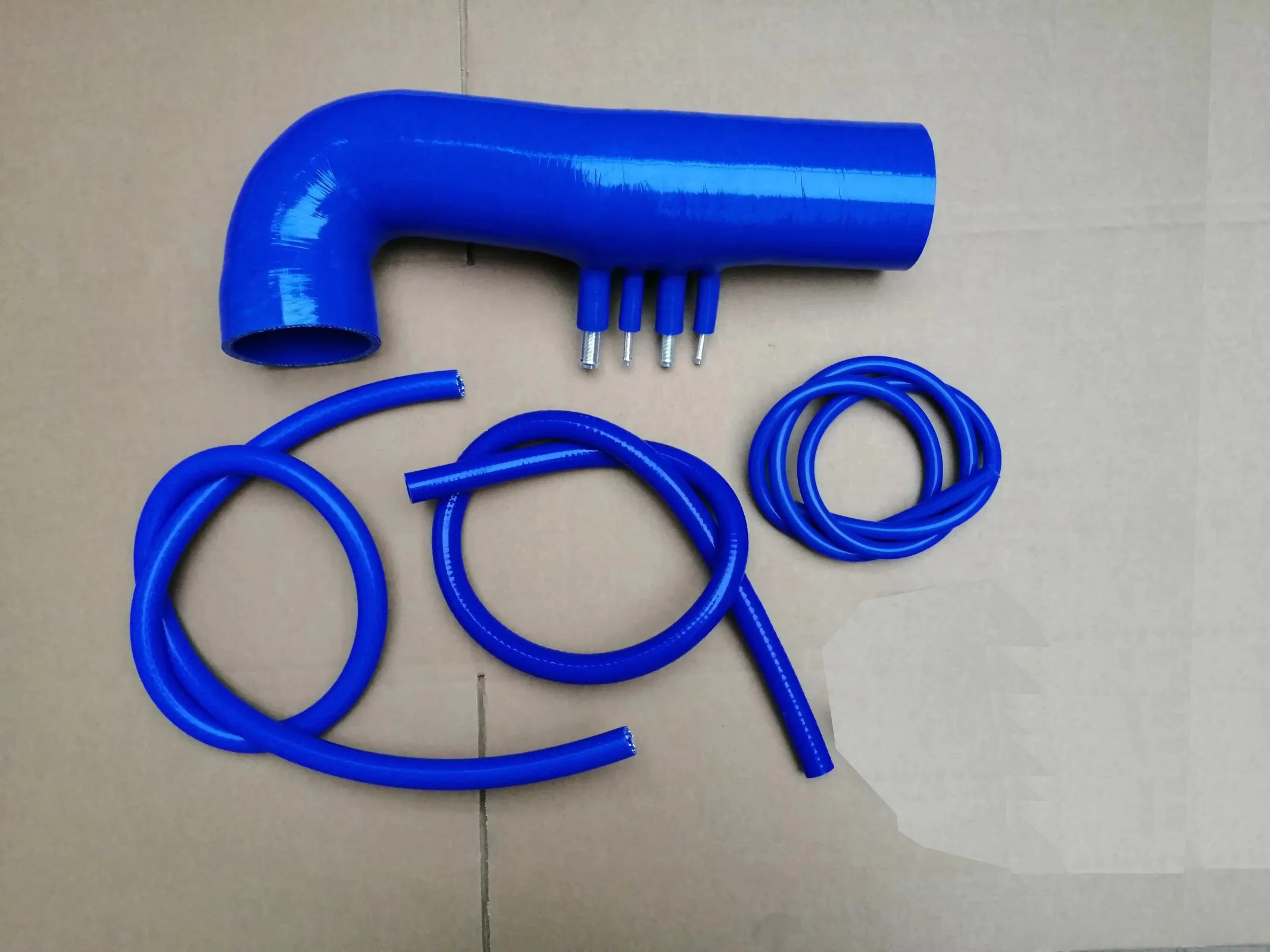 

Шланг воздухозаборника 17875-50190 для Land Cruiser 100 Lexus LX470 UZJ100 2UZFE 8-цилиндровый 4,7 л 01/1998-05/2005