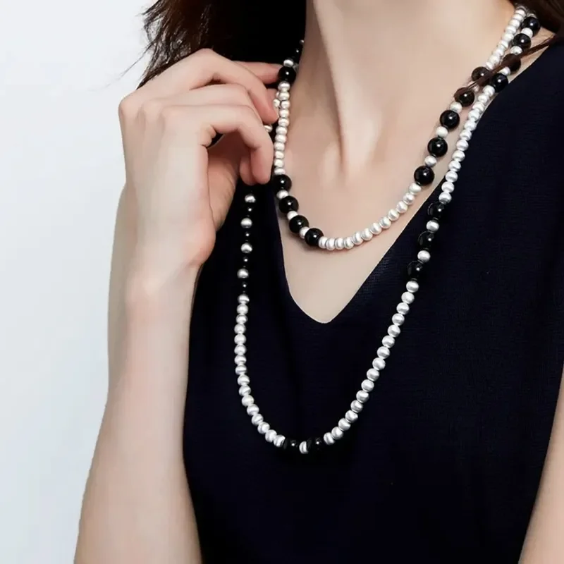 Beaded contrasting color black agate necklace female niche design exquisite high-end clavicle chain light luxury temperament