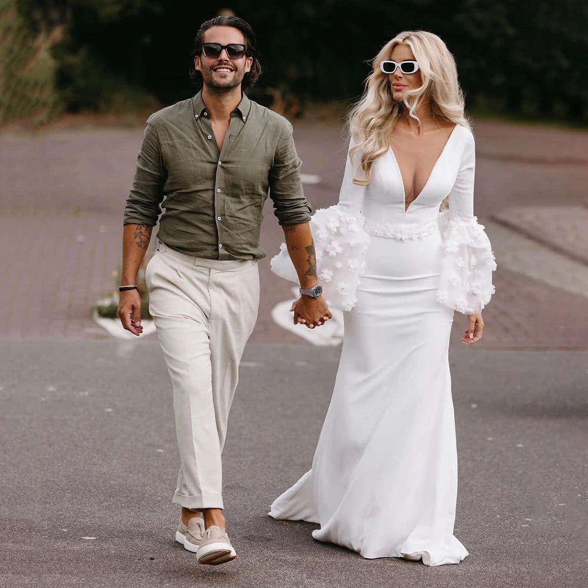 Deep Customized Fitted Satin Wedding Dress Glitter Mesh Long Flare Sleeves Backless 3D Flowers Sheath Belted Beads Bridal Gowns