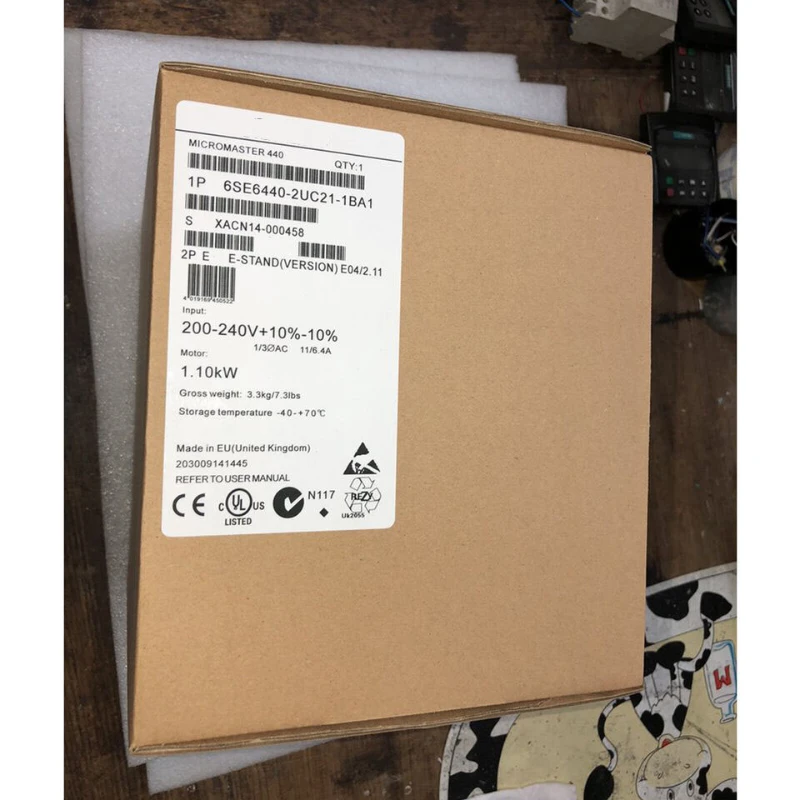 

New 6SE6440-2UC21-1BA1 MICROMASTER 440 1/3AC200-240V+10/-10% 47-63Hz 6SE6 440-2UC21-1BA1