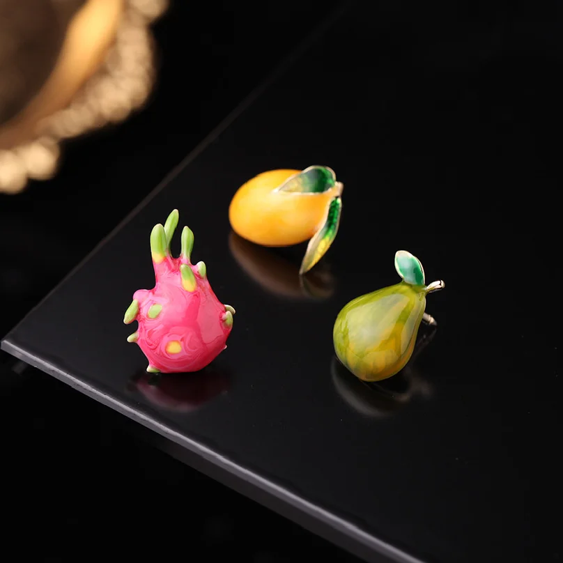 Summer Fruit Series: Bamboo Brooch, Personalized Neck Pin, Cute Accessory, Dragon Fruit and Durian Design, Anti-uplift Pin