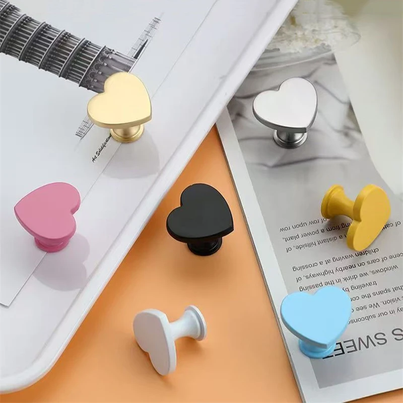 Colorful Heart Children's Furniture Handles Cartoon Cabinet Handles Zinc Alloy Wardrobe Door Handles Solid Dresser Drawer Knobs