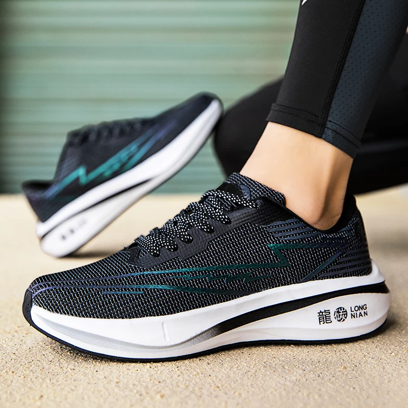 Outdoor lightweight shock-absorbing running shoes Soft-soled professional sports shoes for men and women jump rope shoes