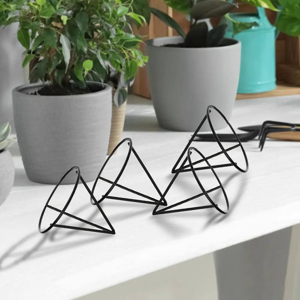

4Pcs Avocado Seed Holder Triangular Metal Bracket Avocado Growing Triangular Holder for Family Friends and Gardening Enthusiasts
