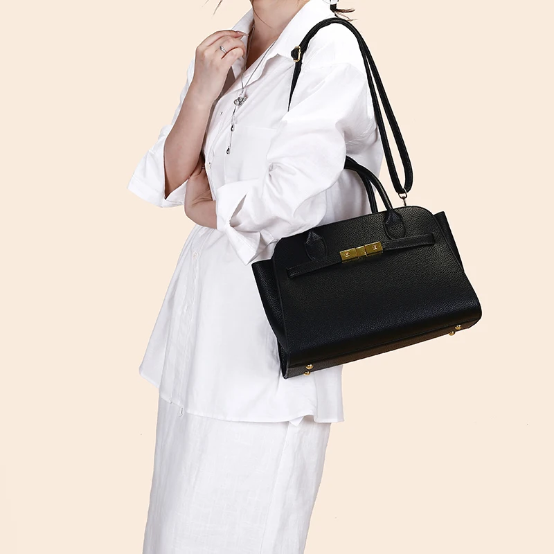 

Stylish Casual Fashionable Clutch Mini Bag With Letter Logo For Women Paris Fashion Designer Trendy