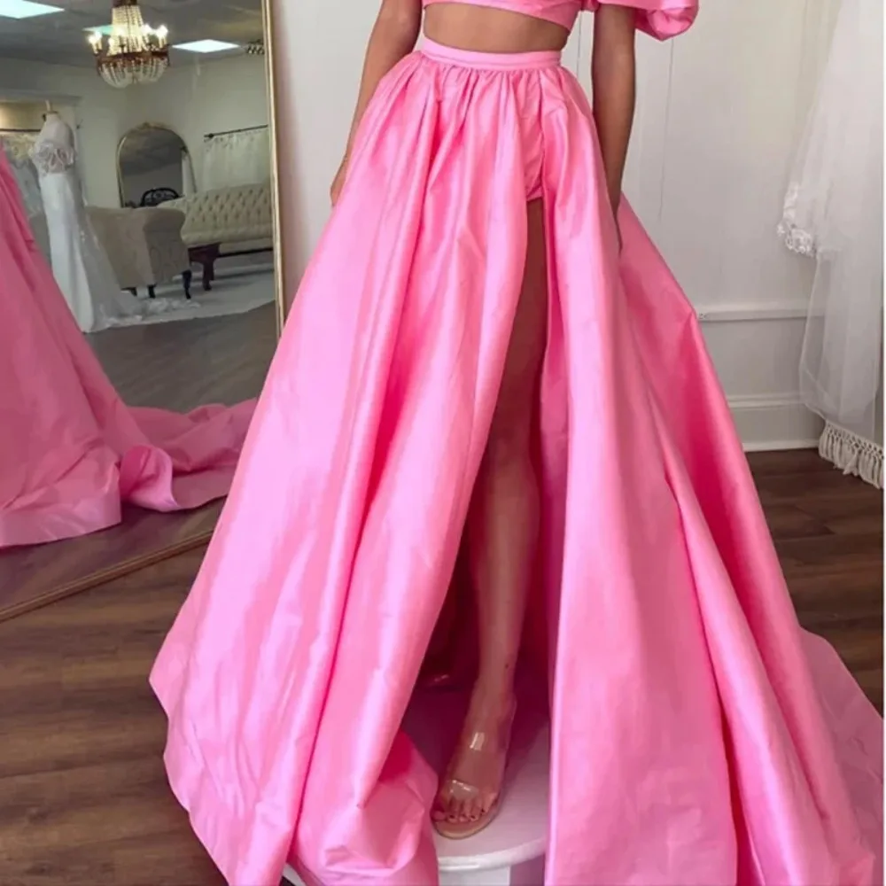 

Rosa Taft, formelle Party, lange Röcke, hoher Seitenschlitz, Abschlussball, Abend, Überrock, Maxiröcke, فا , 2025,