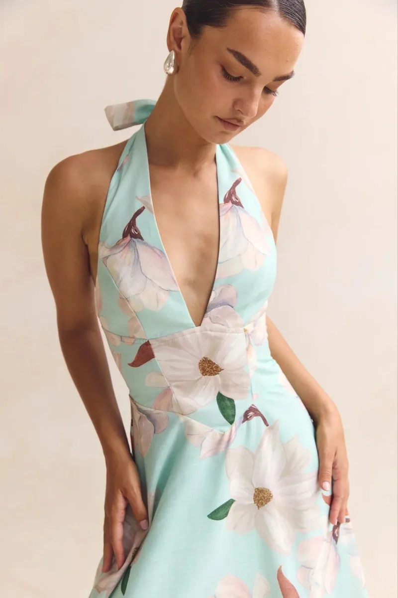 Damen Maxikleid mit Blumenmuster, Neckholder, tiefem V-Ausschnitt, Schnürung am Rücken, fließendes langes Kleid, Sommer, Strandurlaub, Hochzeitsgast, Sommerkleid – Detail 25