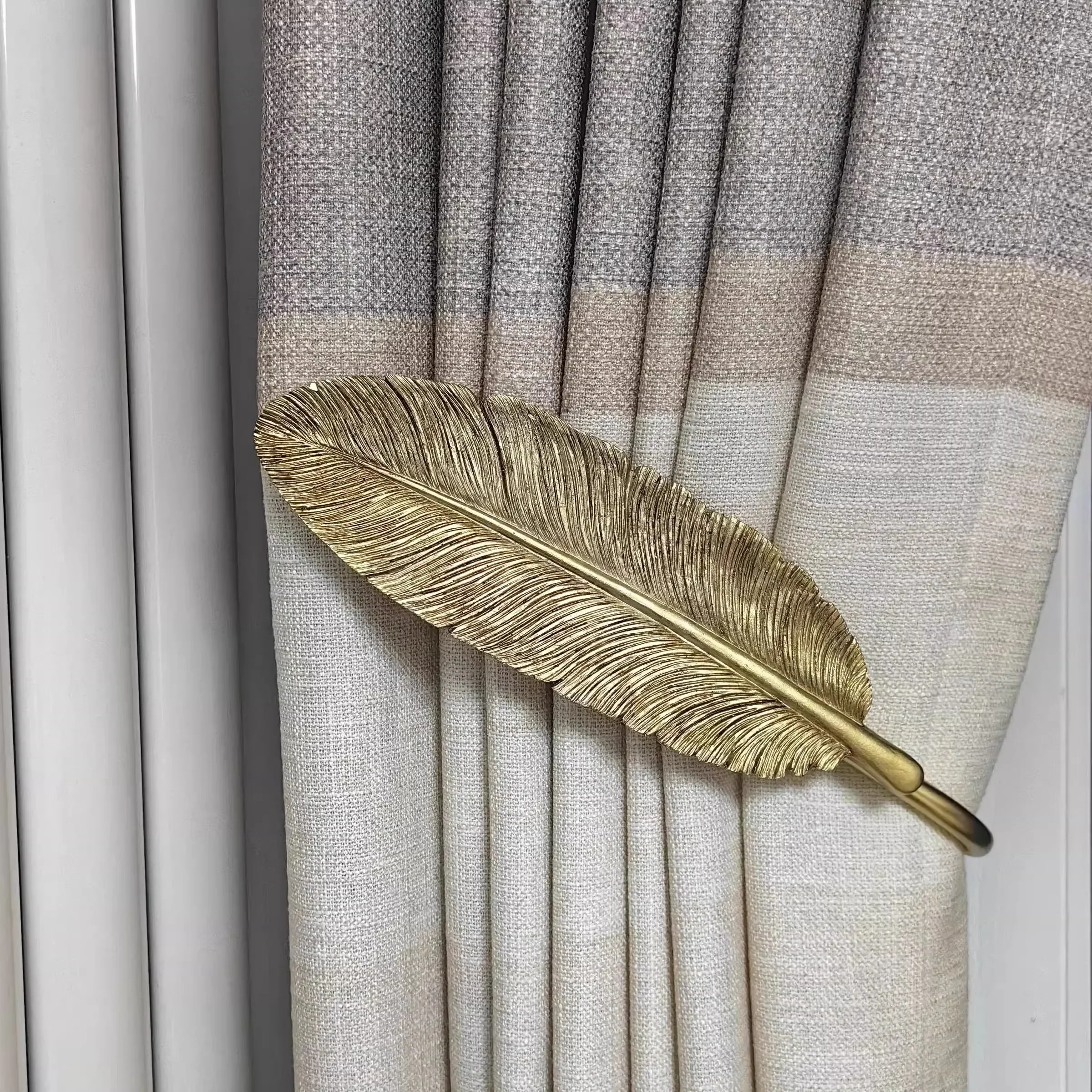 1 pair of creative Nordic style tree leaf shaped curtain hooks, tie free retro decorative wall hooks, living room villa curtain