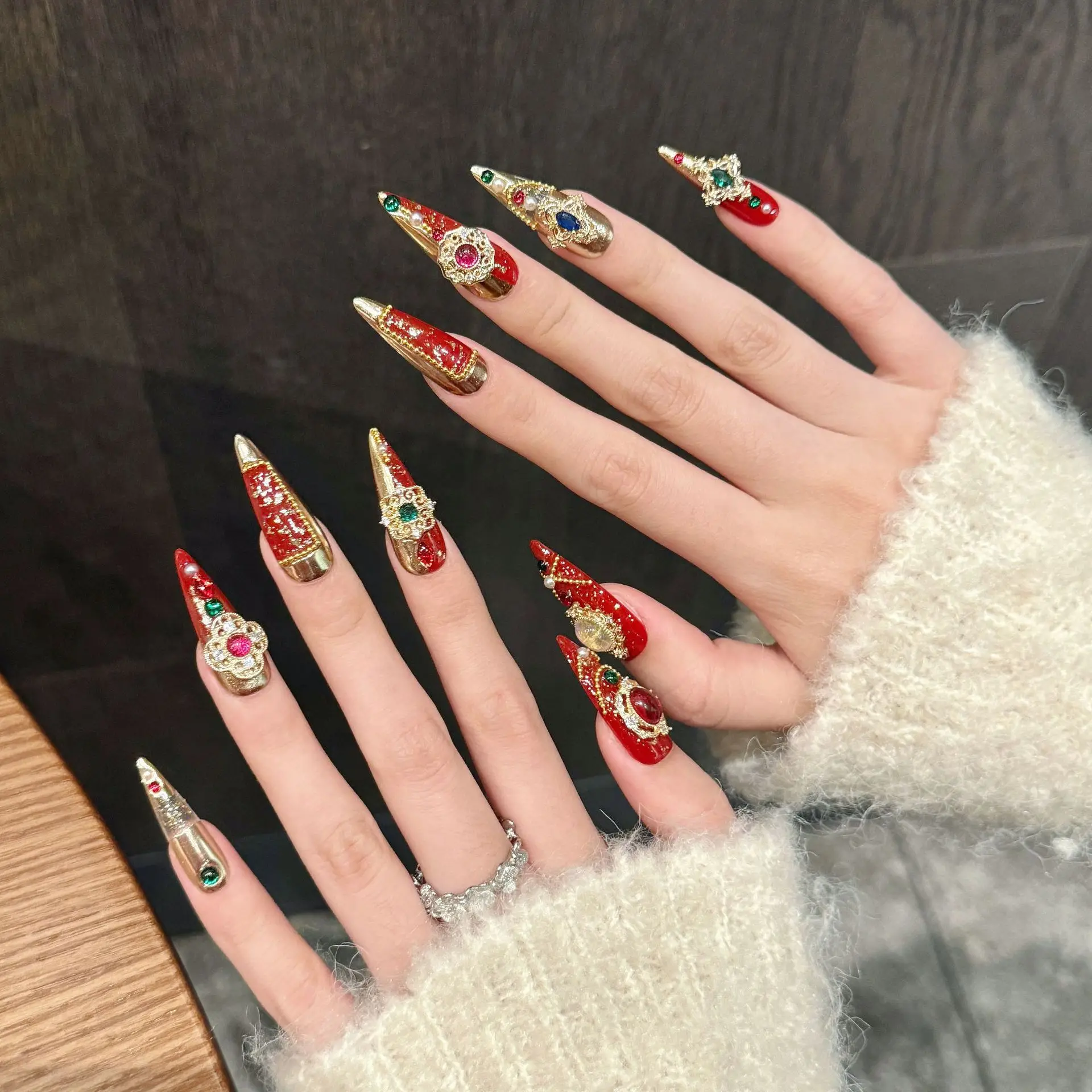 10pcs Handmade Luxury Wedding False Nails Red Long Stiletto Chinese Retro Gold Decorations Press On Nails Charming Fake Nail