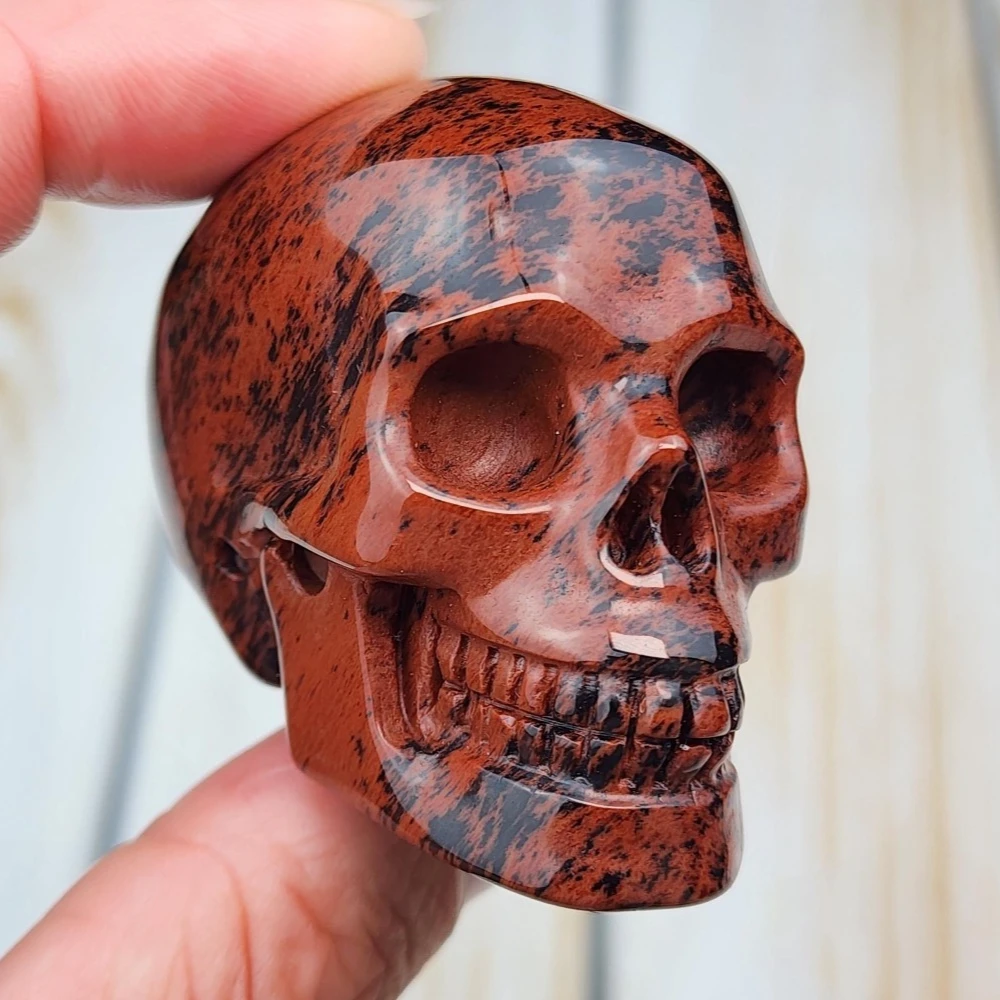 1pc Red Obsidian Carved Skull, Perfect for Halloween & Easter, Mysterious Home Decoration, Mini Carving Skulls for Gift