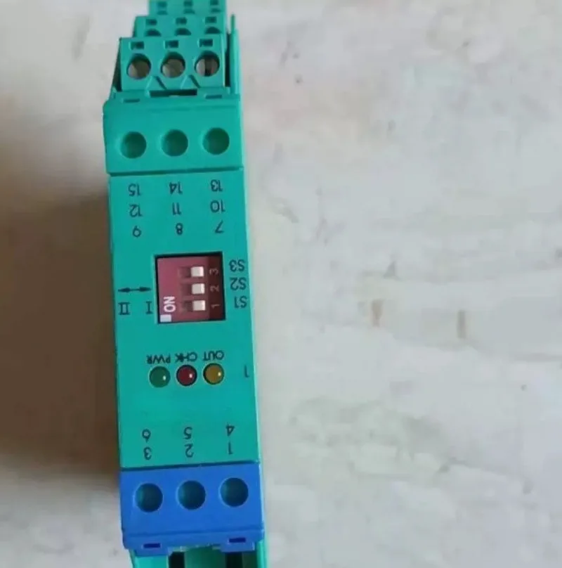 Used Safety Isolation Barrier KFD2-SR2-Ex2.W Isolation Relay