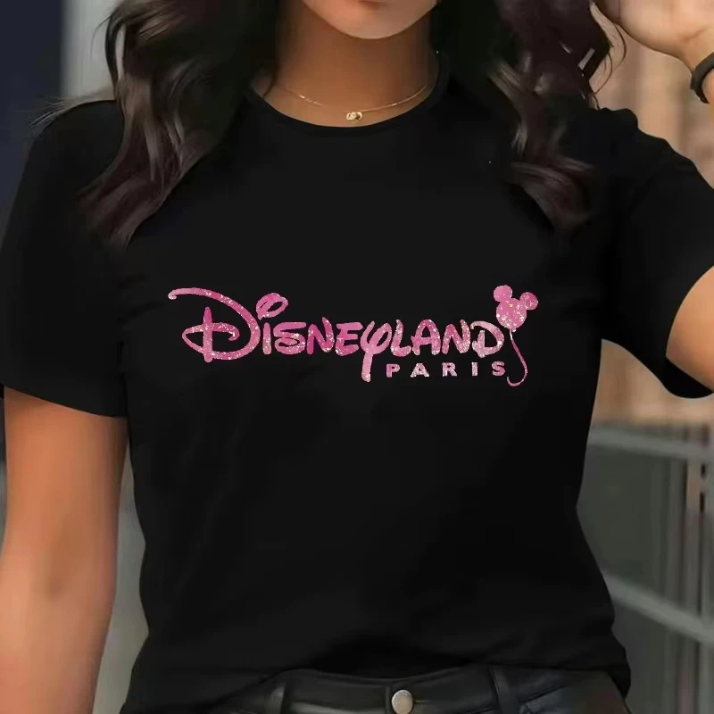 

Модная женская футболка с розовым графическим принтом Disneyland Paris, повседневная удобная футболка с круглым вырезом, комфортный топ с короткими рукавами Disney Relaxed