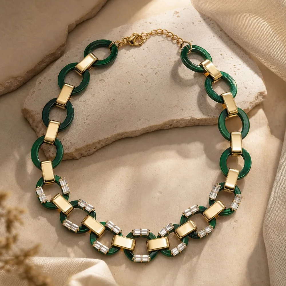 New Brass Electroplated Real Gold Color-preserving Acetate Plate Geometric Necklace Glass Rhinestone Short Necklace 0311