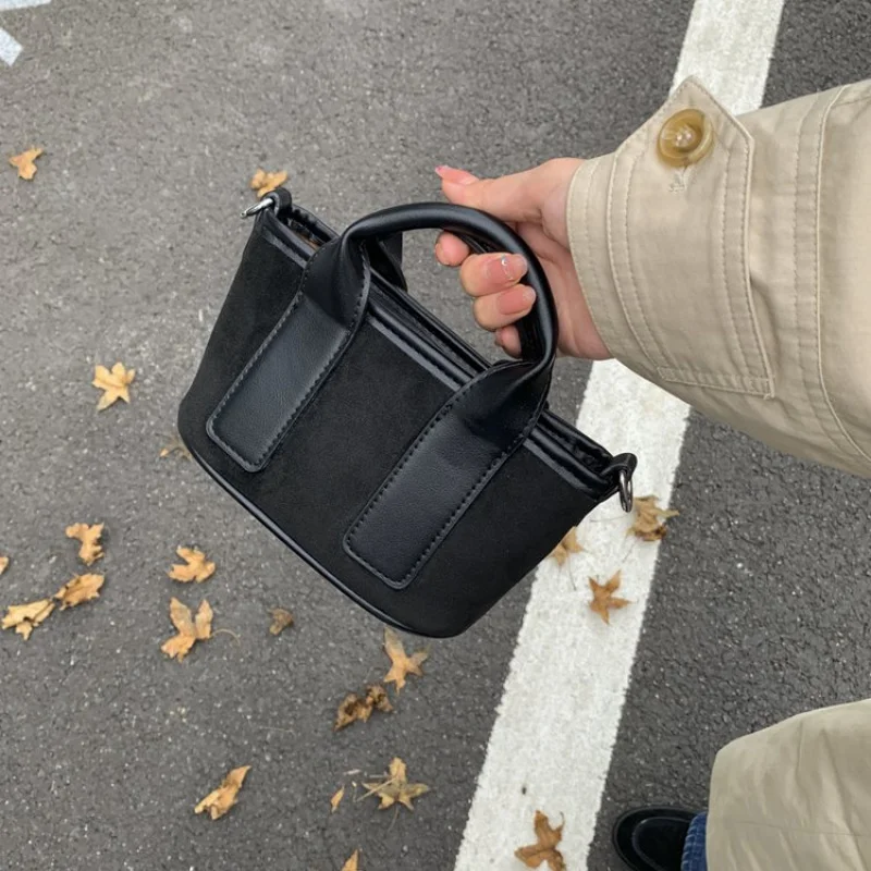 

Elegant Women's Tote Bag Made Of Premium Leather Boasting Trendy Lasting Daily Look​