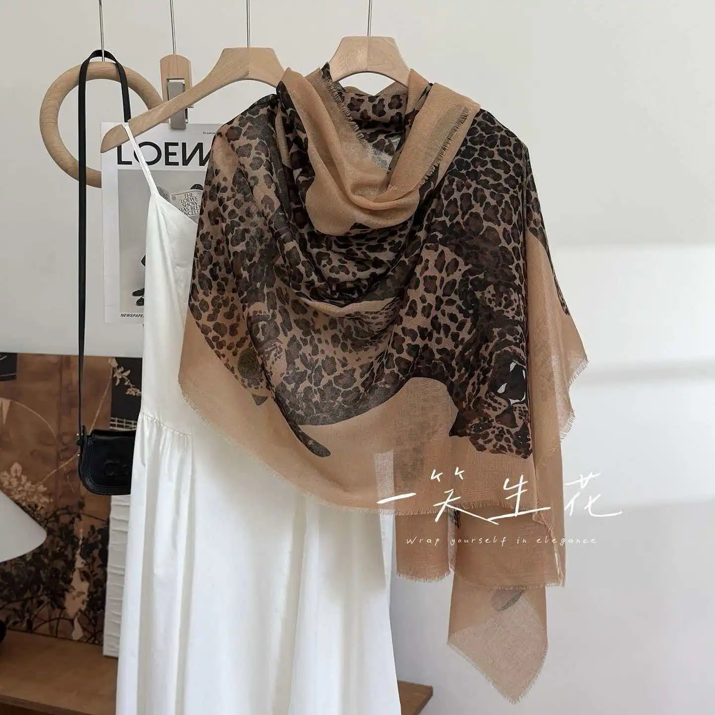 MVLYFLRT Women's American Retro Shawl Vintage Style Light Luxury Fashion Spring Autumn Scarf High-End Sense Versatile Accessory.