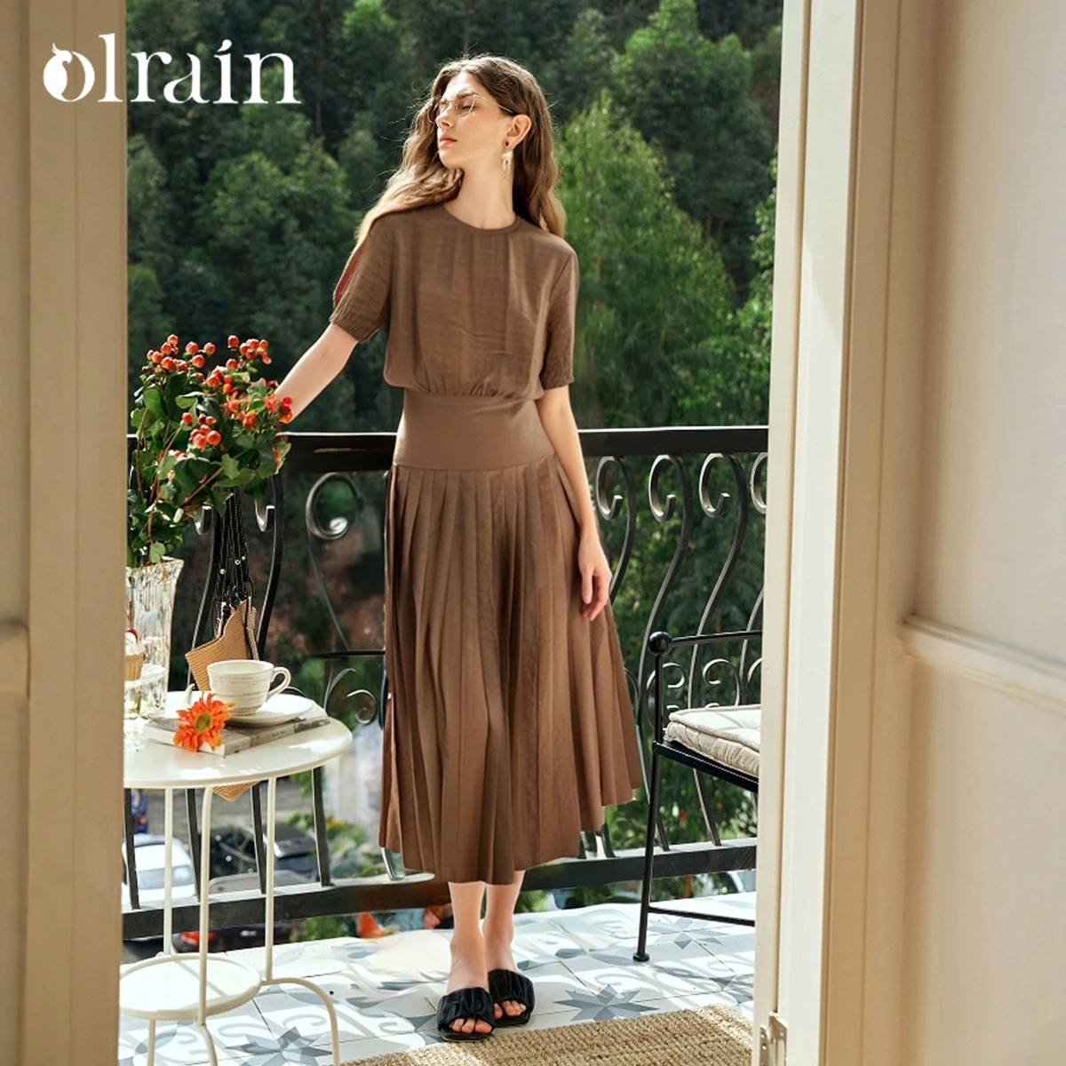 OLrain Women’s French Coffee Skirt Sets 2026 Summer New Casual Round Neck Tops Pleated Skirts Female Two Piece Set O57XE98522