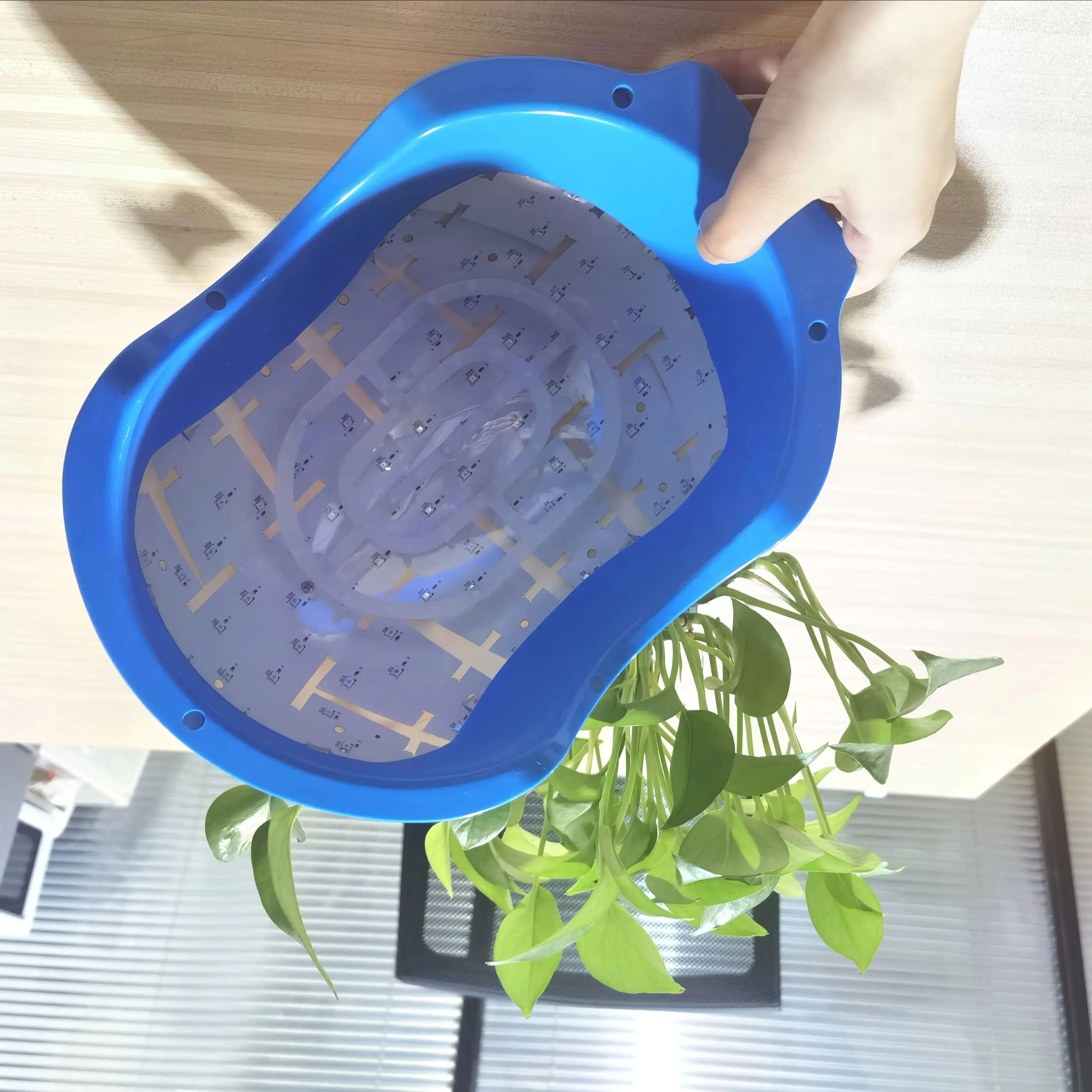 

2025 New Hair Growth Cap Laser Helmet 80 Pro Laser Diodes Anti Hair Loss Device for Men Women Rechargeable Hat